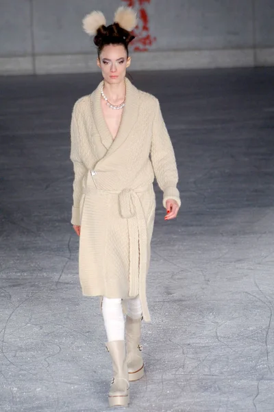 Look 3